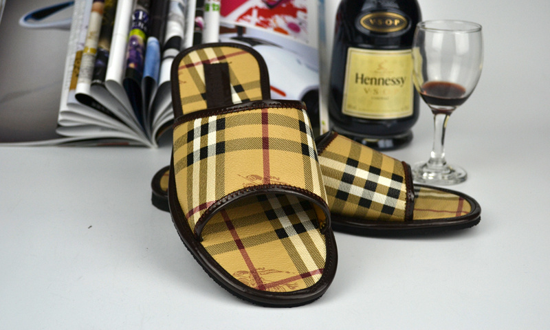 2017 Burbry slippers man 38-46-085